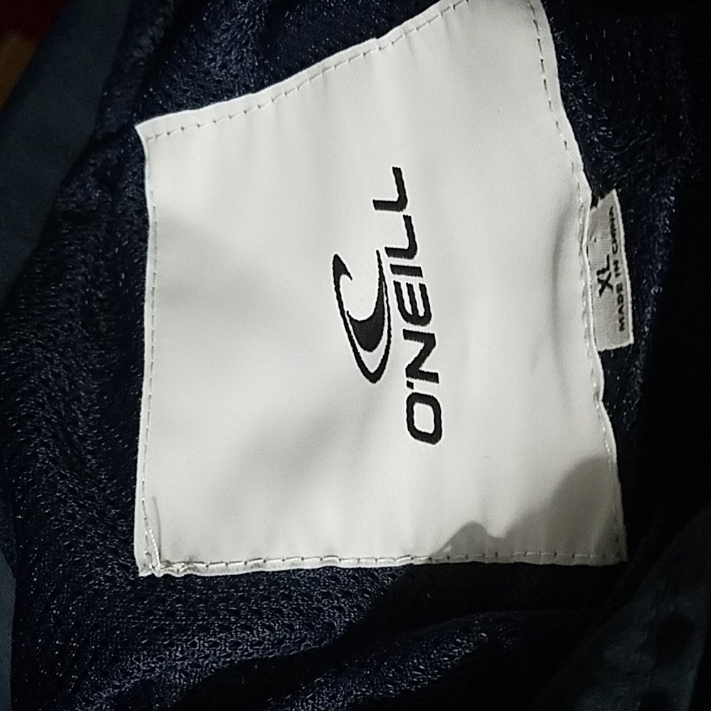 O'neill rain jacket/ windbreaker. - Picture 3 of 6